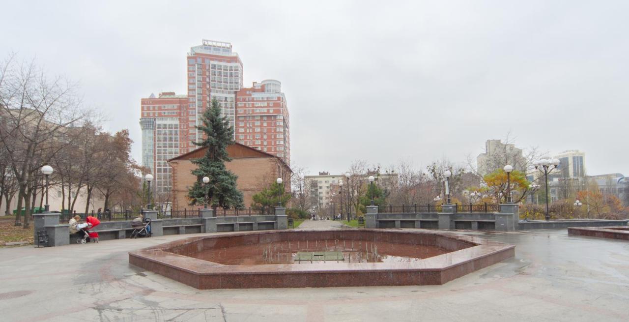 Квартира По Улице Большая Васильковская, 129 Kiev Esterno foto